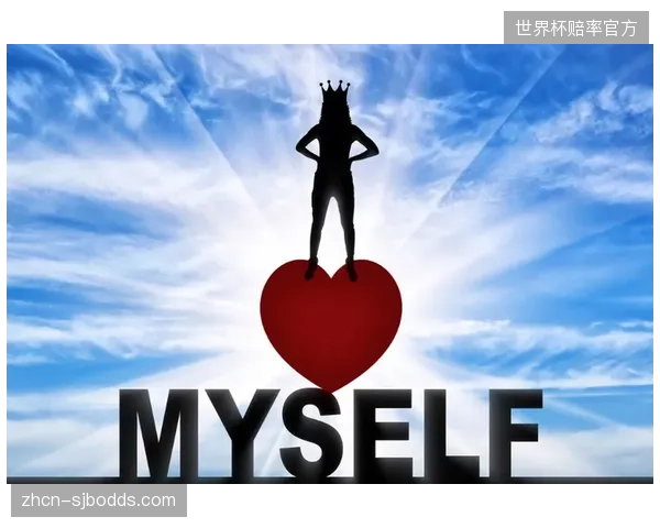肖穆罗多夫在禁区内的活跃度极高，他与世界顶级中卫的直接对话将是决定比赛走向的关键看点。